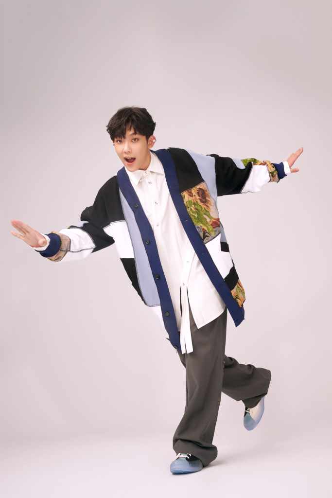 AcQUA源少年林毓家推出個人單曲《布朗尼》,他將自己面對生活樂觀隨性的態度傳遞在這首歌曲中。(照片提供:種子音樂)