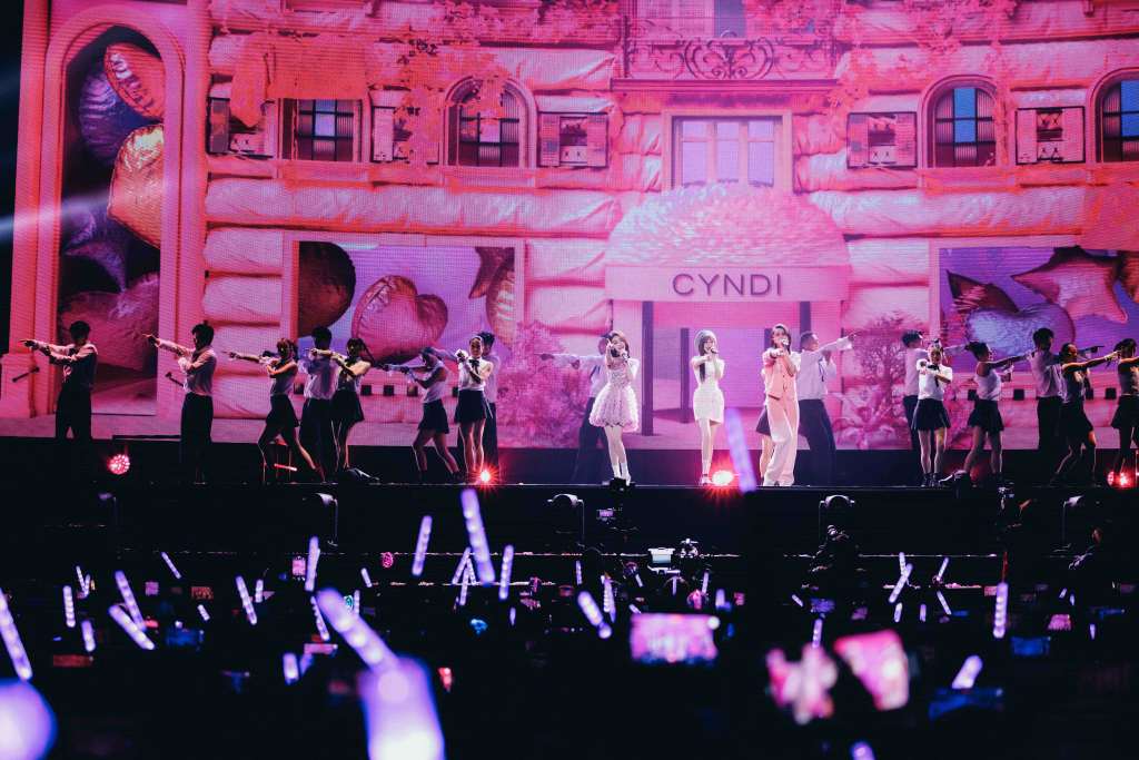 左至右：吳謹言、王心凌、黃小蕾