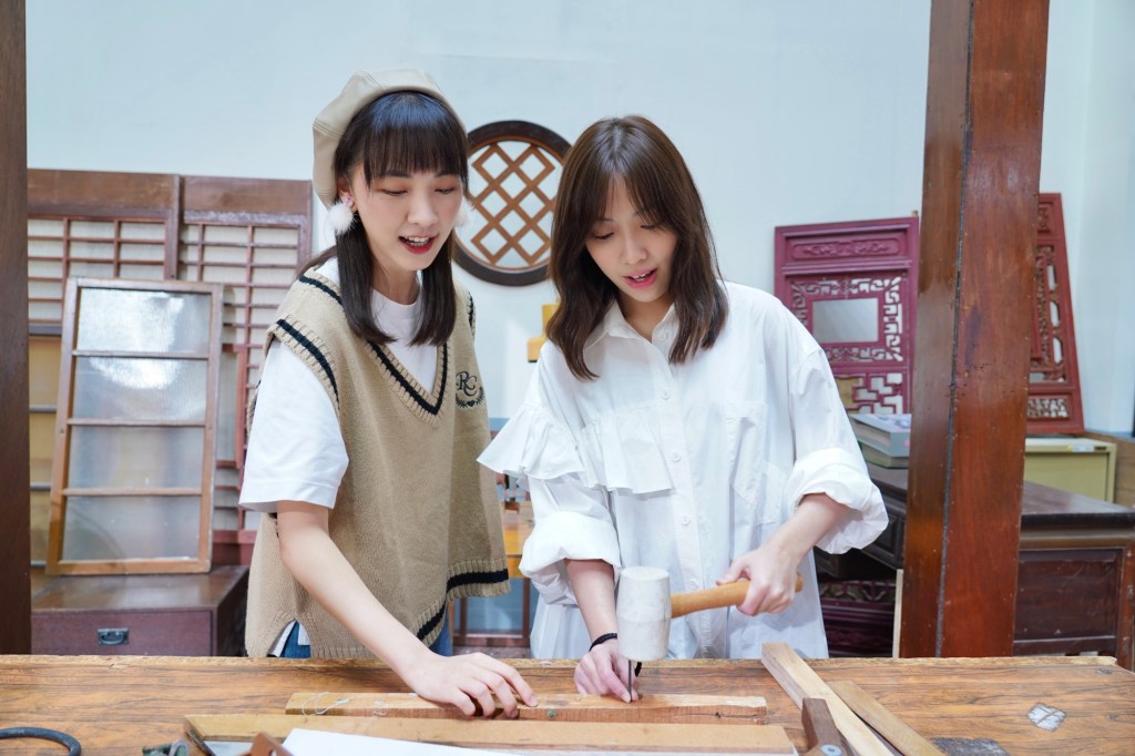 陳佩賢〈鹹酸甜〉ft.林玟誼 (照片提供:福茂唱片)