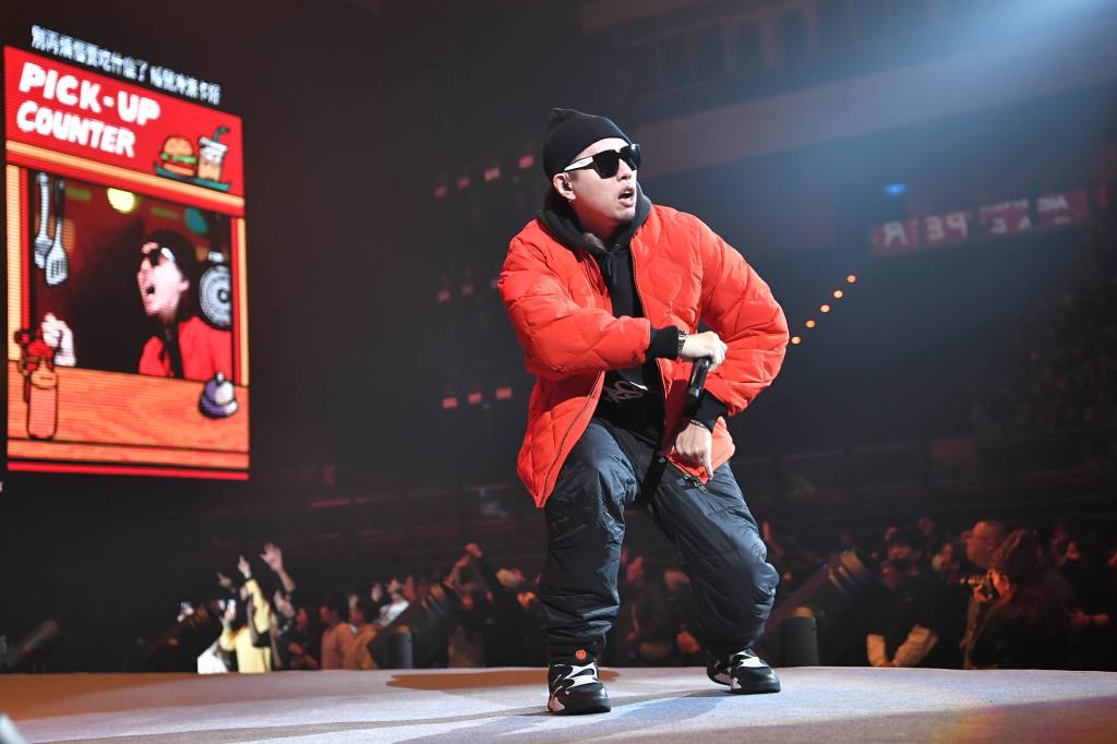 MC HotDog熱狗12/23台北小巨蛋開唱 嘉賓蛋堡 (照片提供:本色音樂)