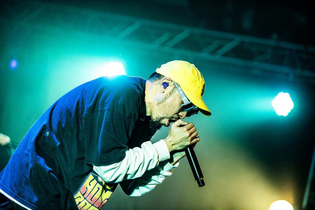 【NEWS】MC HotDog熱狗簡單生活節突襲演出 首唱新專輯《髒藝術家》裡的三首新歌 其中〈樓上的房東〉更隨後數位上架