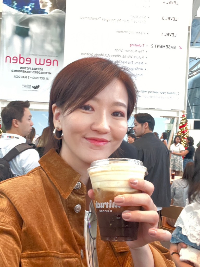 蔡淳佳受邀至林俊傑Miracle Café旗艦店品嚐咖啡 (照片提供: Joi Music)