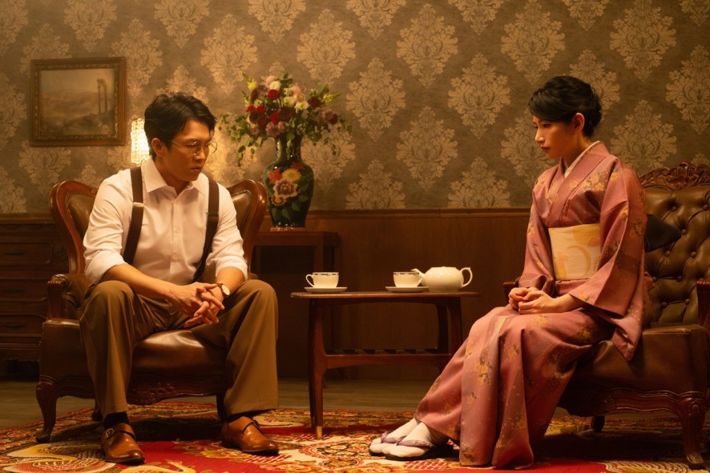 【NEWS】李千娜〈千金〉帶出父親布袋戲棚和母親演歌背景 娓娓道來她身為女兒的家庭記憶 MV與老公黃尚禾首度同台飆戲