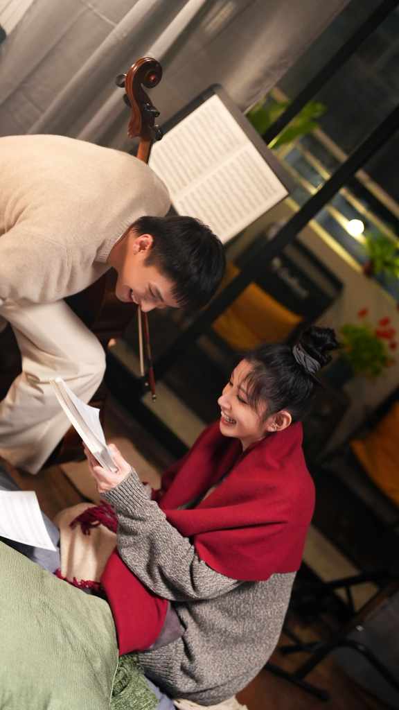 李千娜與范少勳演出〈你成了我好多個誰〉MV(照片提供:劇樂蹦娛樂)