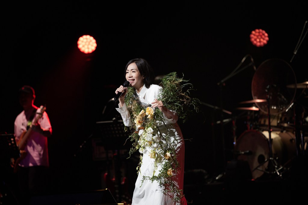 萬芳《願陽光照耀》Zepp New Taipei開唱 (照片提供:原點概念)
