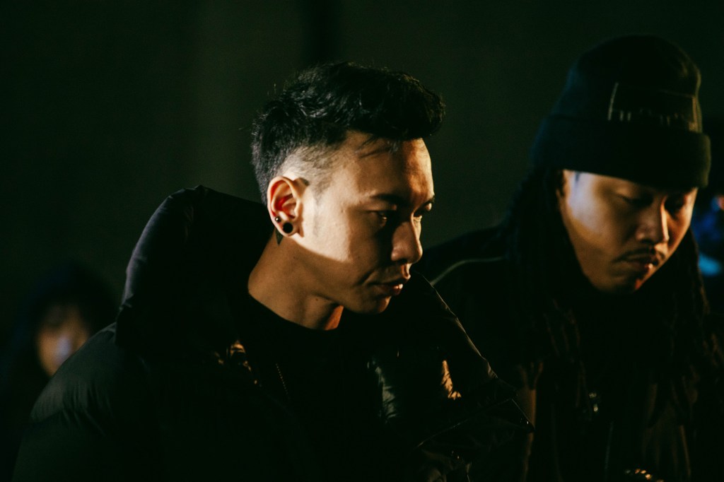 小春Kenzy〈晃落〉MV (照片提供:本色音樂)