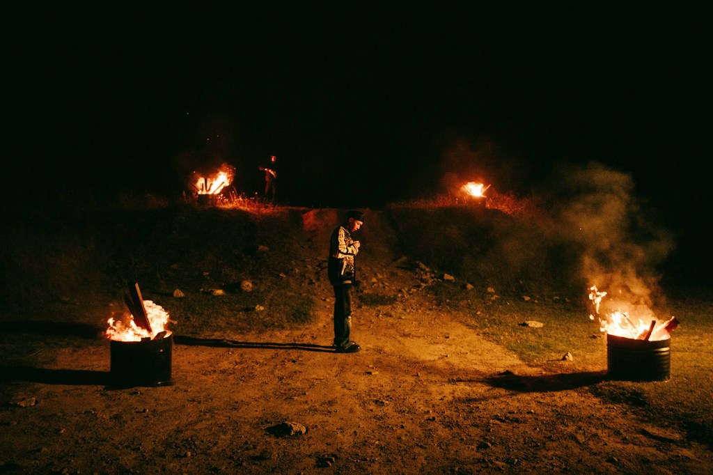 小春Kenzy〈晃落〉MV (照片提供:本色音樂)