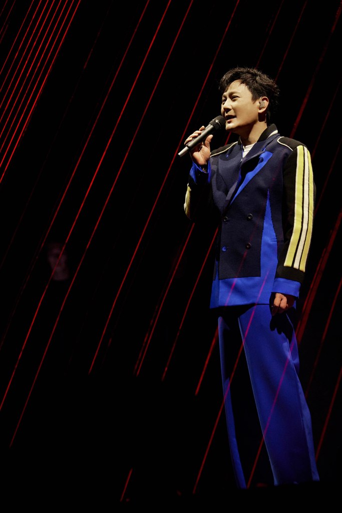 張信哲宣布《未來式∞世界巡迴演唱會》杜拜站2/18登場 (照片提供:潮水音樂)