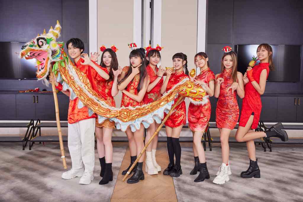 babyMINT（左起：言菱 Vikky 丞妘  栩栩 品妡 熙妍 粼粼 萩璇）