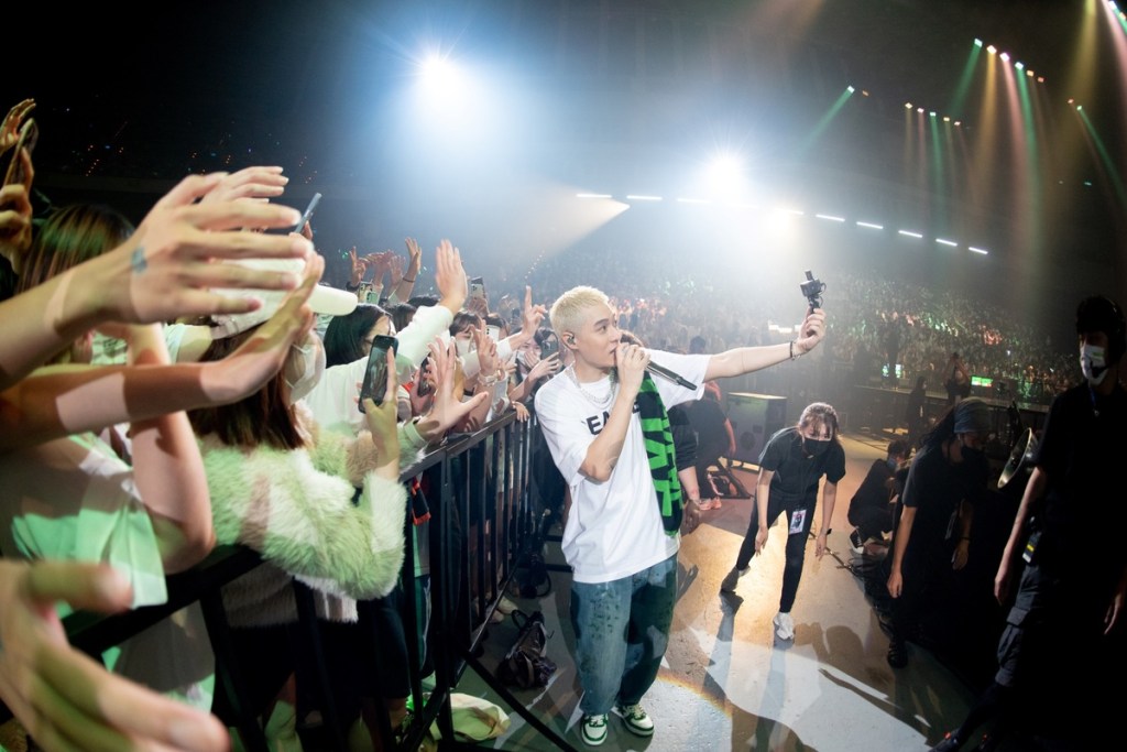 【UMG】被譽為此生必定朝聖 周湯豪REALIVE啟動東南亞巡演 4/6新加坡、4/13吉隆坡登場 力邀星馬粉絲著白色系開趴