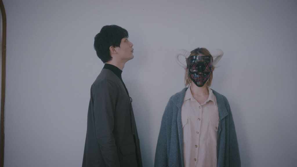 〈驕傲的黑羊〉MV劇照