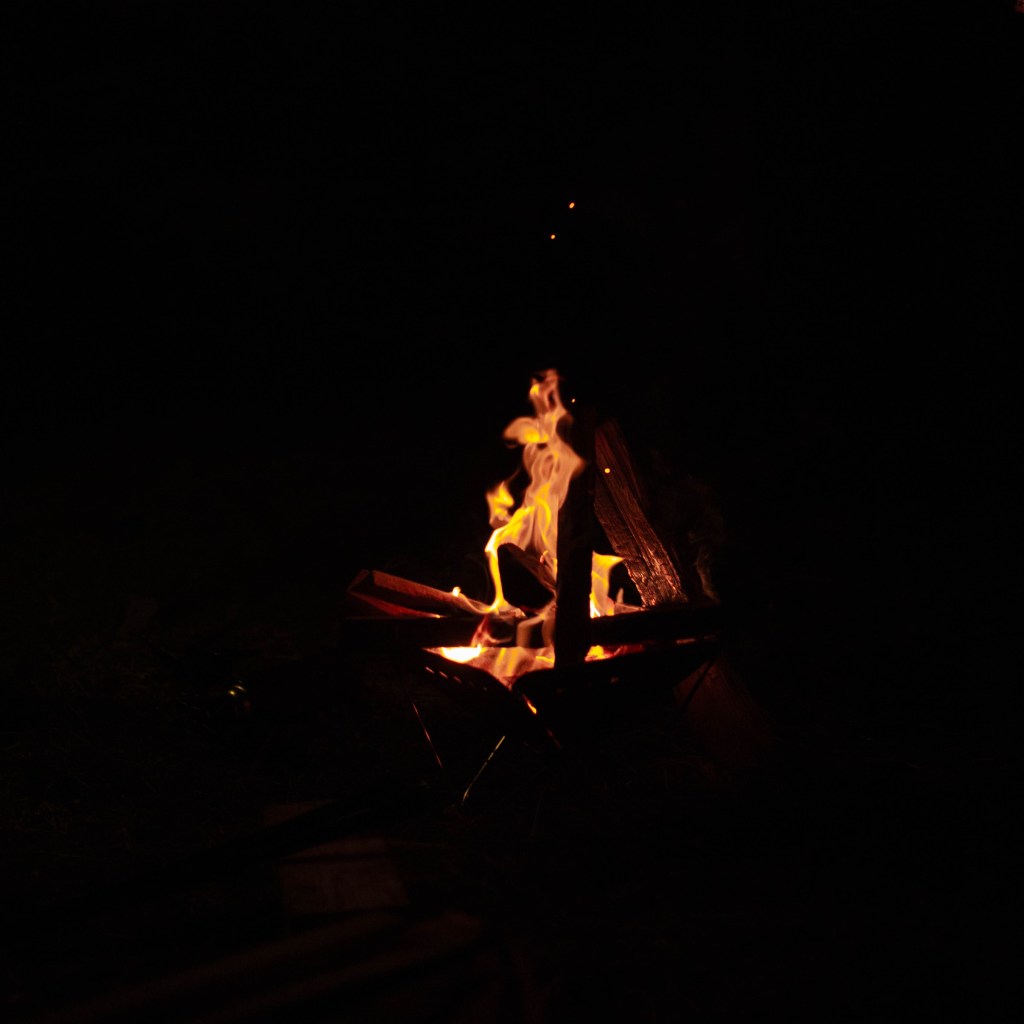 〈Home is Where the People are〉單曲封面