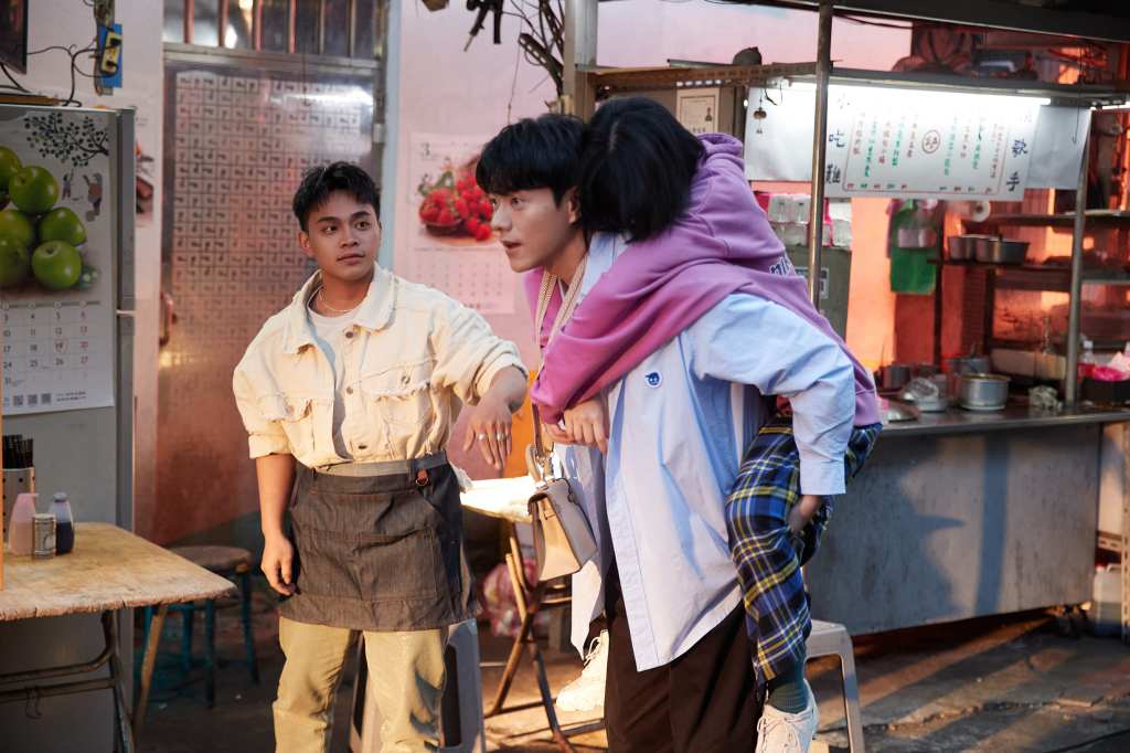 〈愛不愛我〉MV劇照