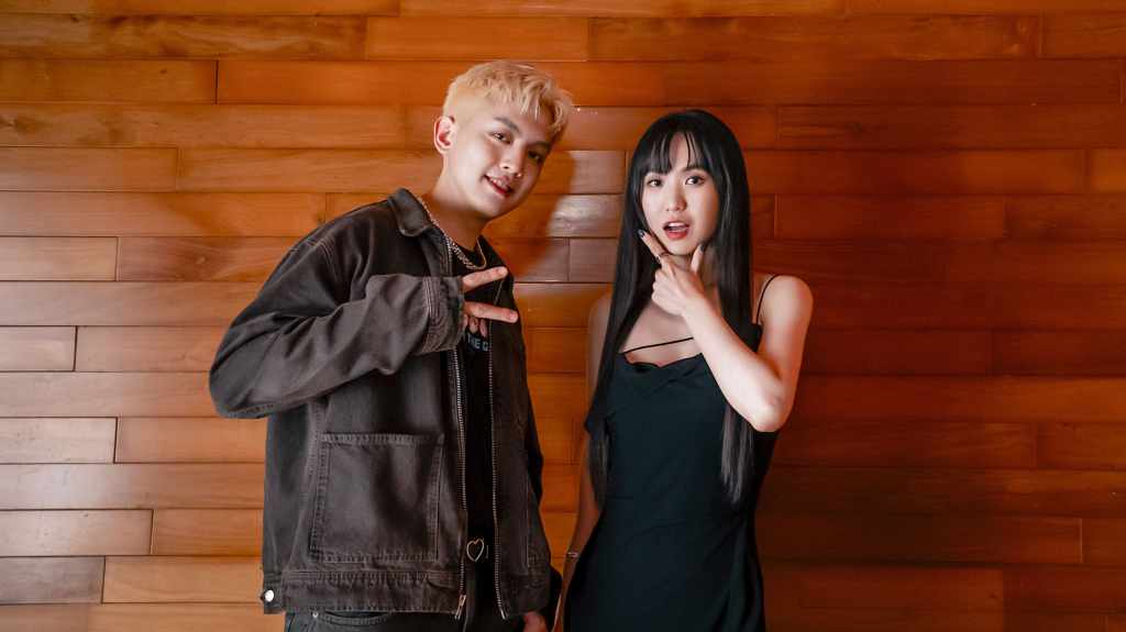 孫盛希(右)與UNUS高有翔(左)共創〈TMT〉，大讚師弟個性預言「事業大成」