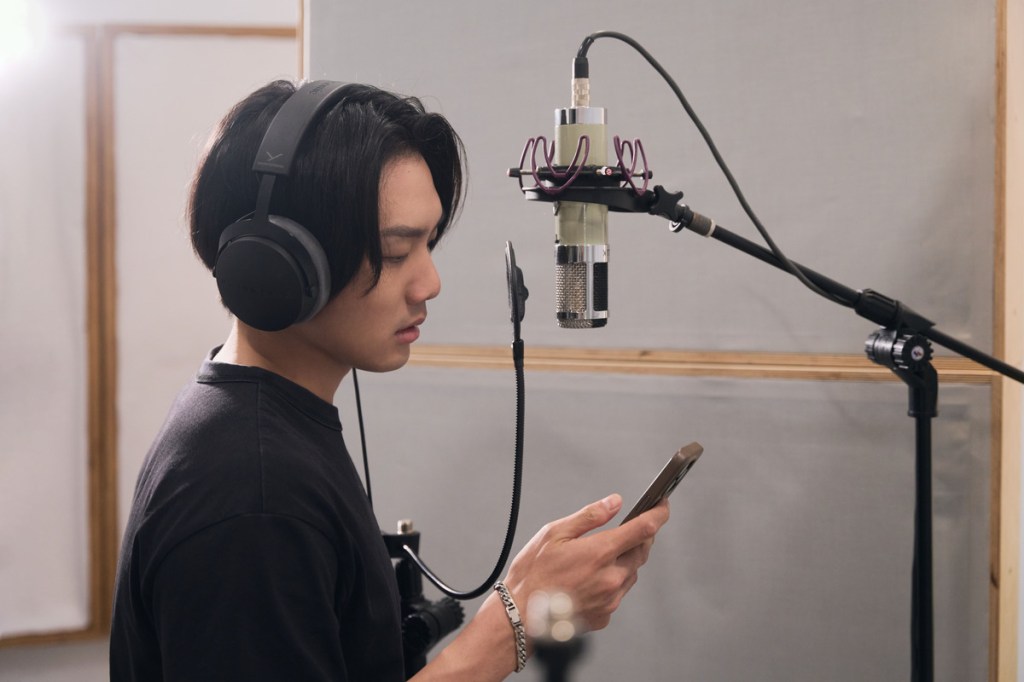 【Sony】徐暐翔〈我們到底算什麼〉熱度延燒 與豹子男驚喜街演 攜手好樂團推出全新改編版 4/26台北Legacy將舉辦演唱會