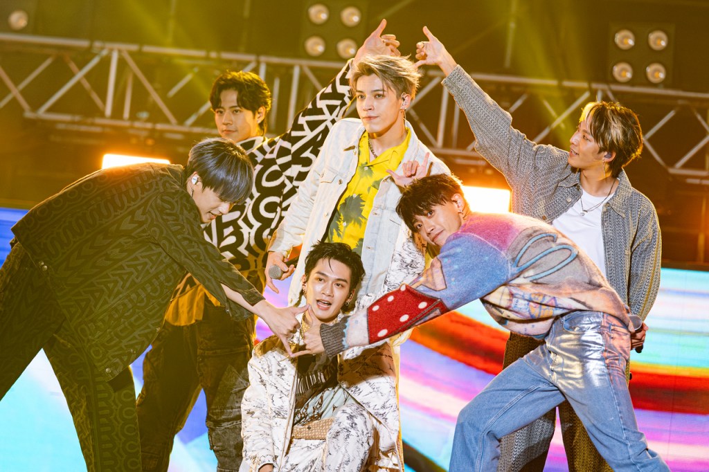 台中水湳跨年 上左至右：佳辰、哲言、煥鈞 下左至右：祖安、子翔、文廷