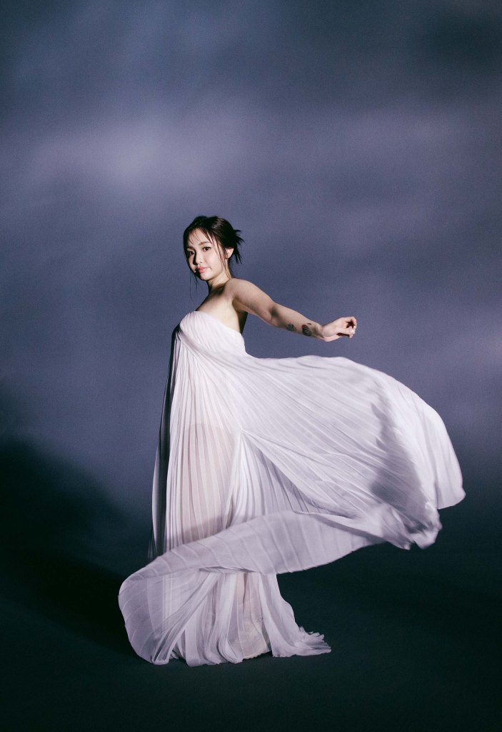 陳芳語最新創作專輯首波單曲〈自己愛情自己愛〉(照片提供:華風數位)