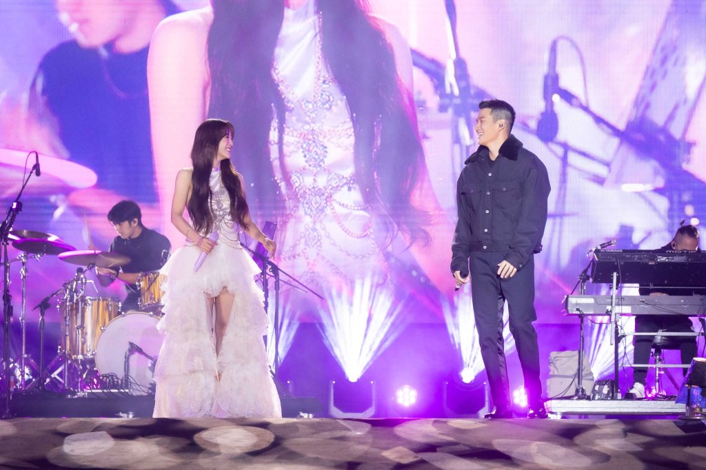 金世正、周興哲