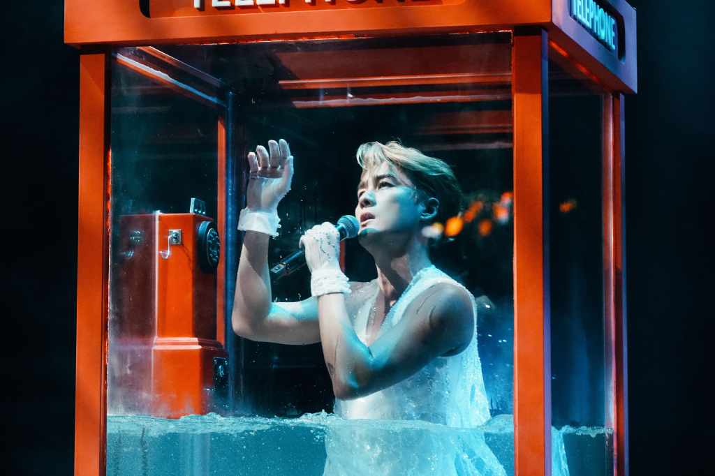 吳克群《2024超級巨星紅白藝能大賞》表演 (照片提供:滾石唱片)