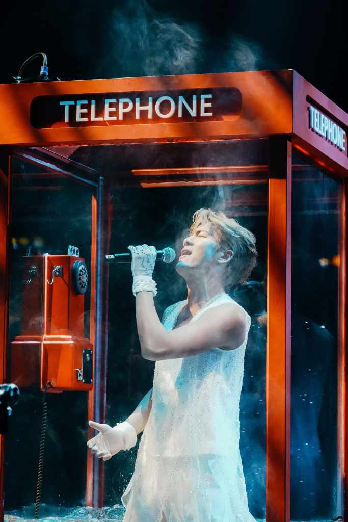 吳克群《2024超級巨星紅白藝能大賞》表演 (照片提供:滾石唱片)