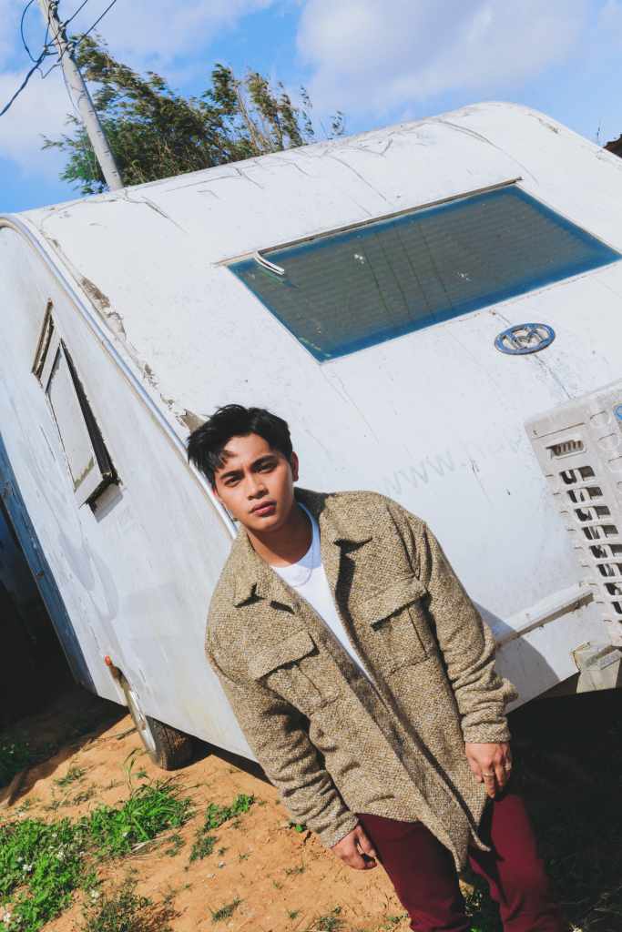 邱軍推出首張專輯《情歌手》並釋出主打歌〈就好了〉MV (照片提供:索尼音樂)