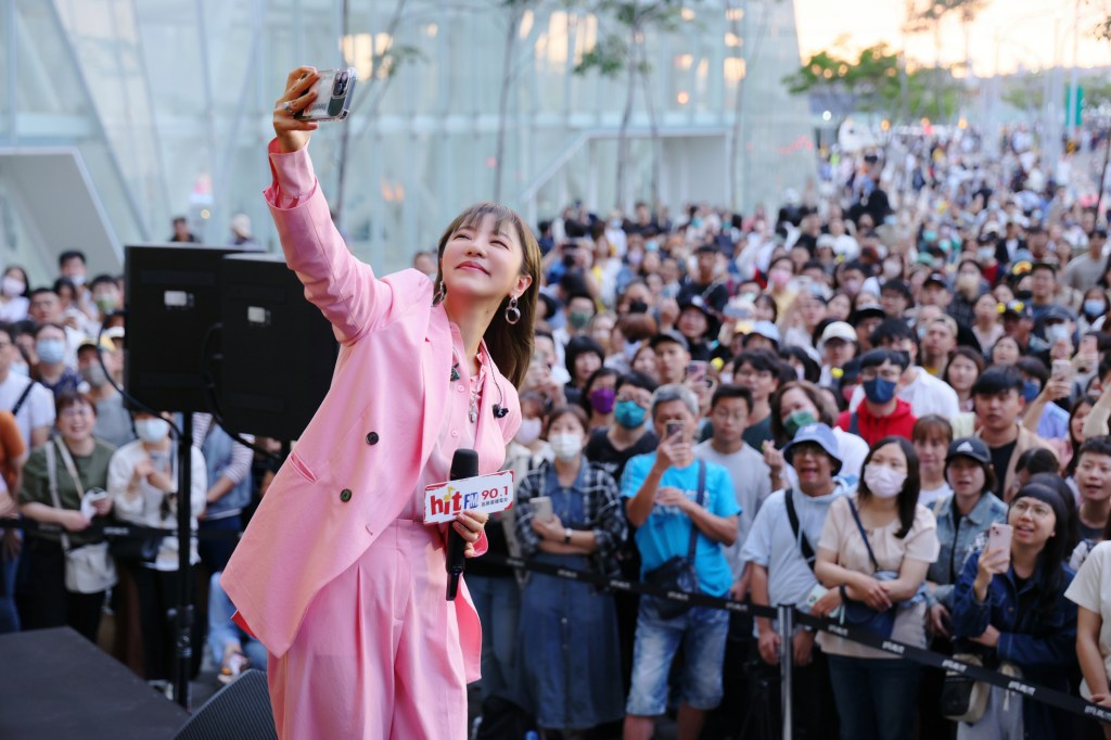 丁噹和歌迷大合照