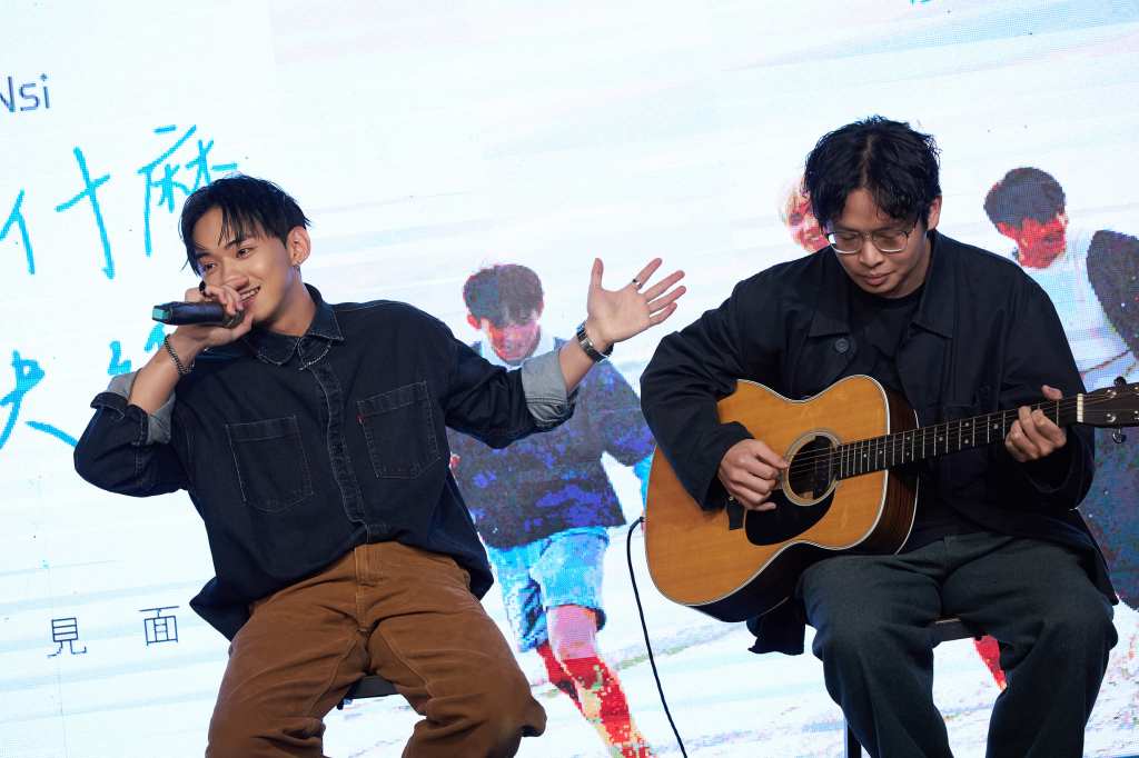 陳子輇特別帶來不插電演出