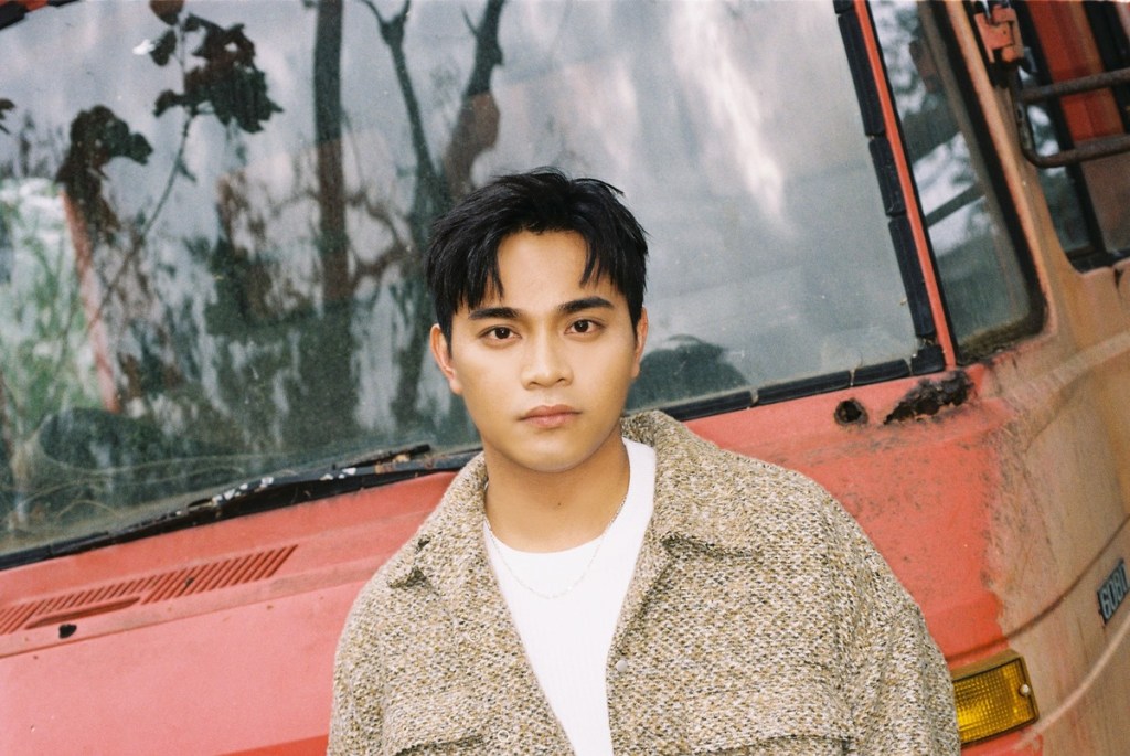 【Sony】邱軍首張音樂作品《情歌手》正式出輯！同日釋出師兄Shawn尚融創作的主打歌〈就好了〉MV 專場演出4/13登場