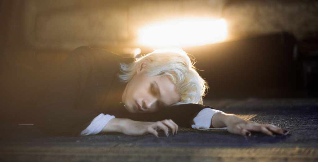 〈會不會我根本不懂什麼叫愛〉MV劇照 (照片提供:TΔΞ泰泫)
