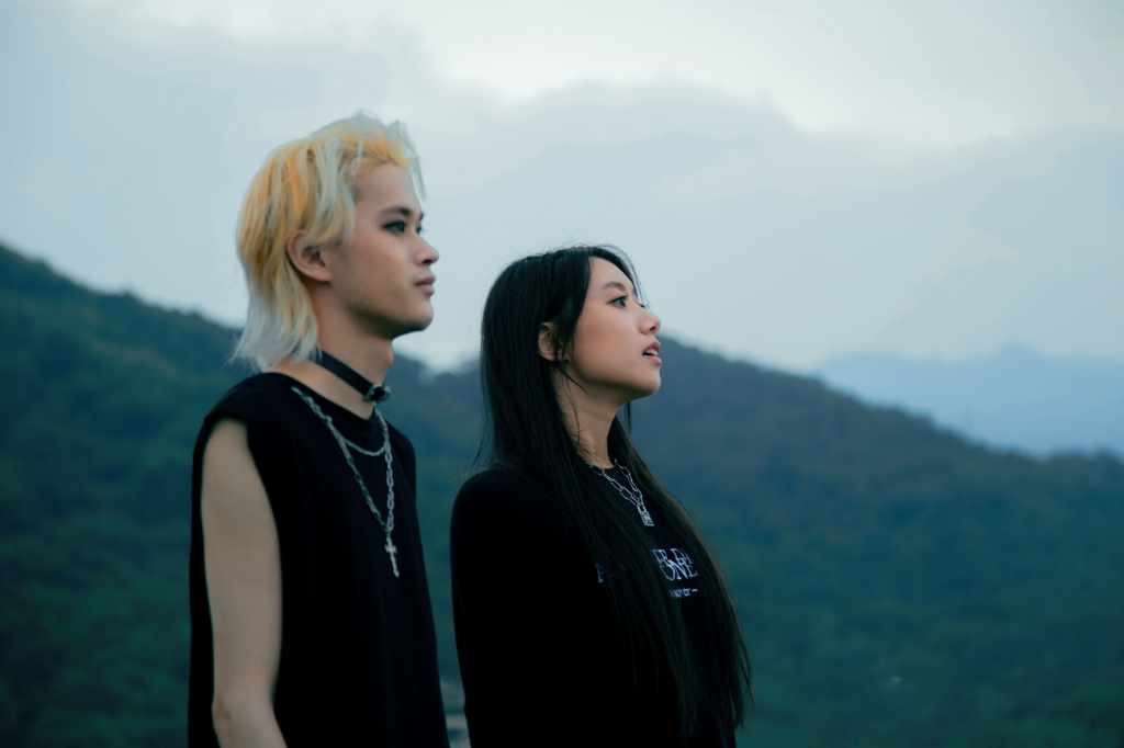 〈會不會我根本不懂什麼叫愛〉MV劇照 (照片提供:TΔΞ泰泫)
