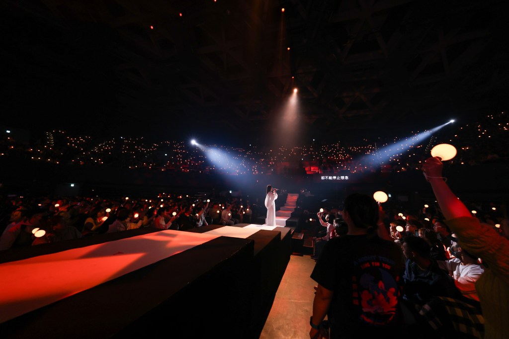 丁噹演唱會歌迷嗨唱到燒聲