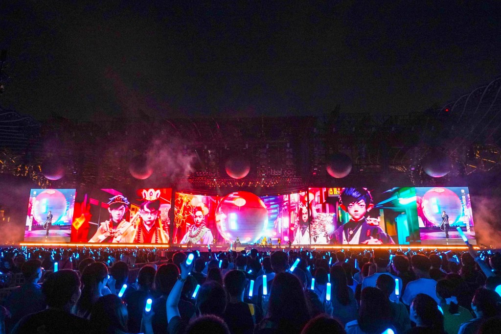 五月天《回到那一天》25週年巡迴演唱會在高高雄世運舉辦5場