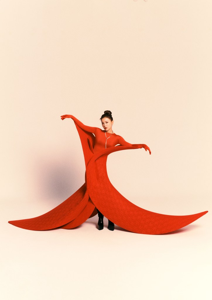 丁噹《日與夜,跟自己說晚安》專輯強勢回歸