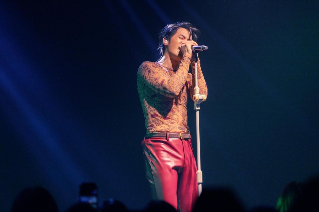 【NEWS】小樂吳思賢NUZONE開唱 打造「回憶旅程」獻唱超過20首歌 好友李玉璽與粉絲應援更上台合唱&nbsp;預告將推出新作品