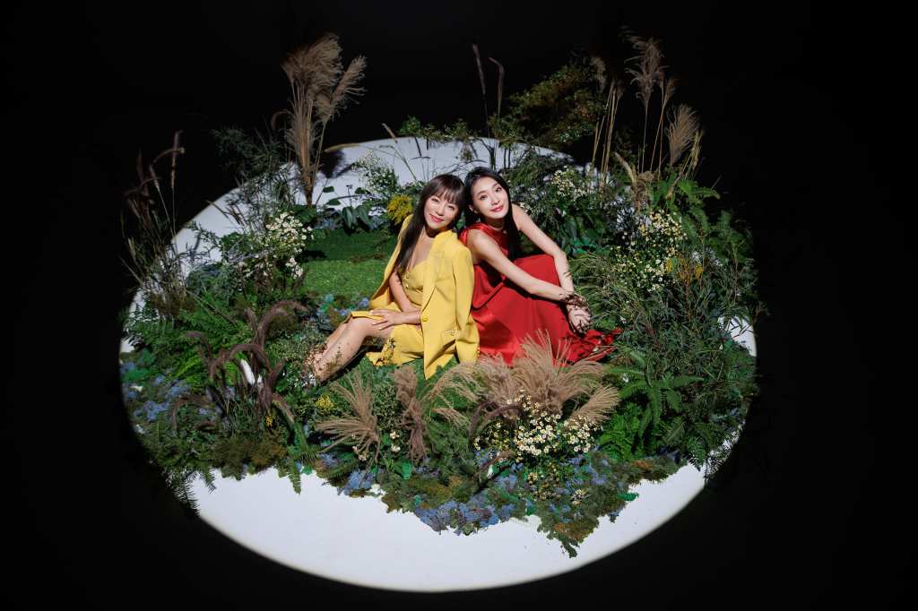 〈致遠道而來的我們〉MV現場繁花綻放