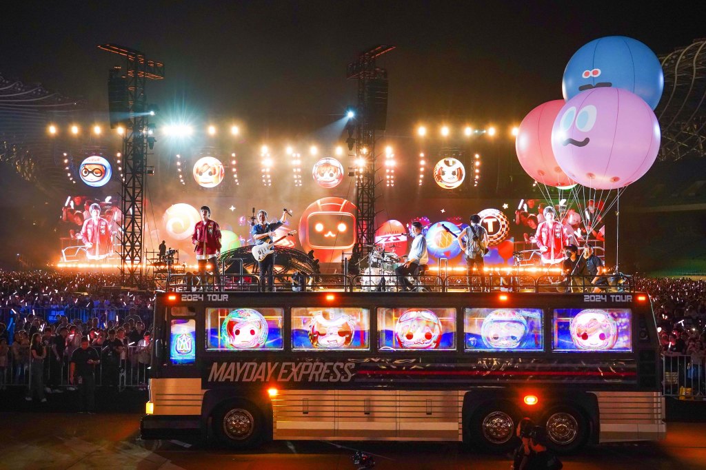 五月天環場與全場歌迷互動