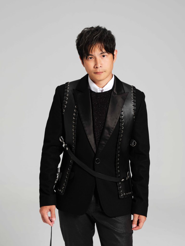 AcQUA源少年特別邀請前輩5566再度合作，前輩孫協志接獲邀請後，非常給力答應這場演出合作