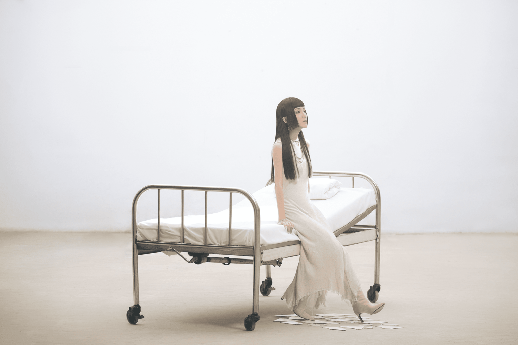 「搖滾女聲」李嫣 Bibo 於 3/5 正式發行個人首張創作專輯《第六病房》