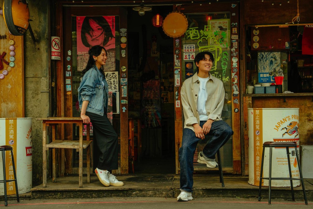 小玉合體王渝屏重現〈如果我們還在一起〉MV畫面