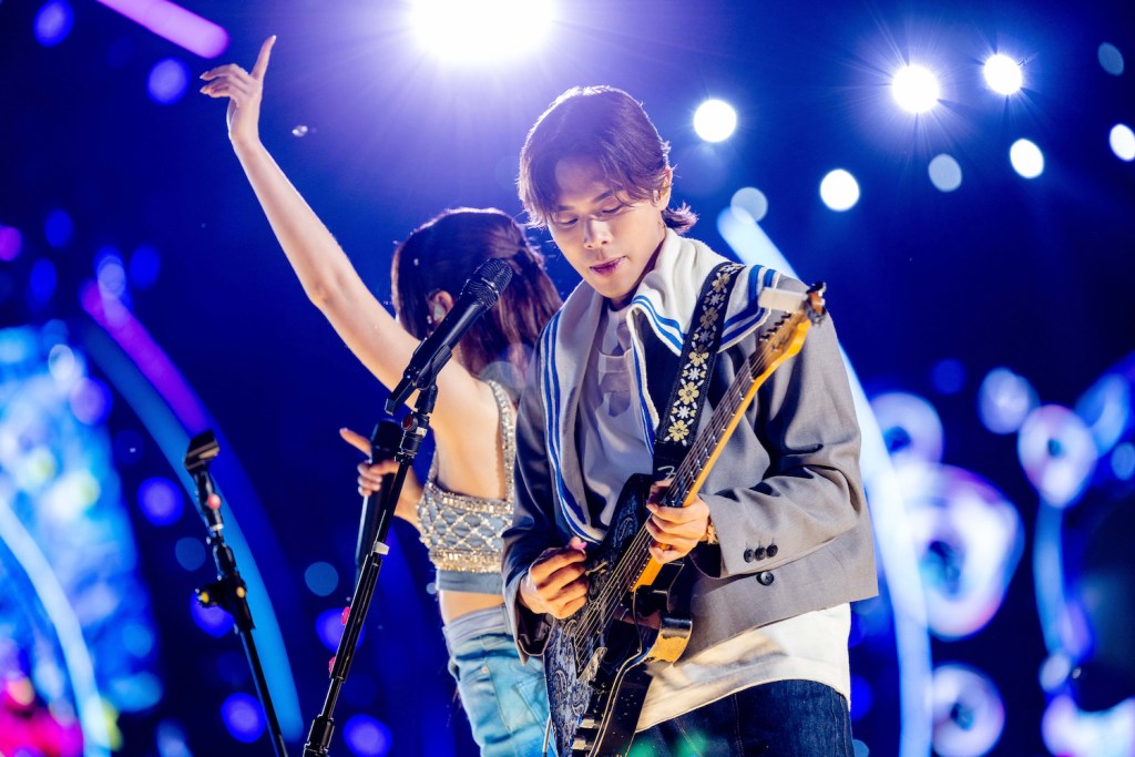 告五人將「海洋」穿上身，雲安一襲水手服讓歌迷們大喊「超可愛！」