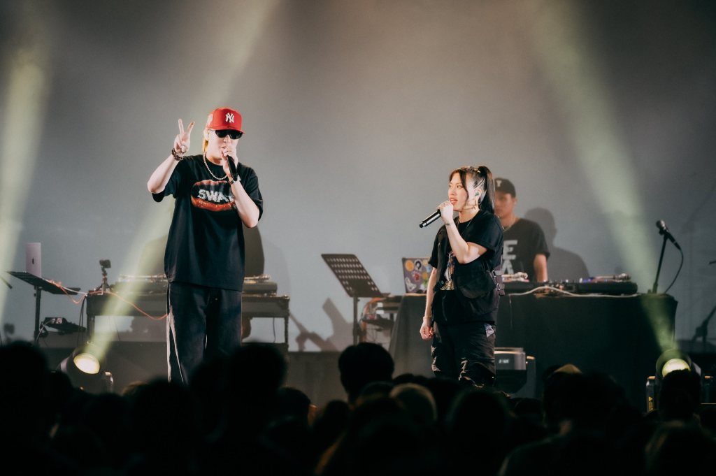 地鐵大站 Gummy B 與 Miss Ko