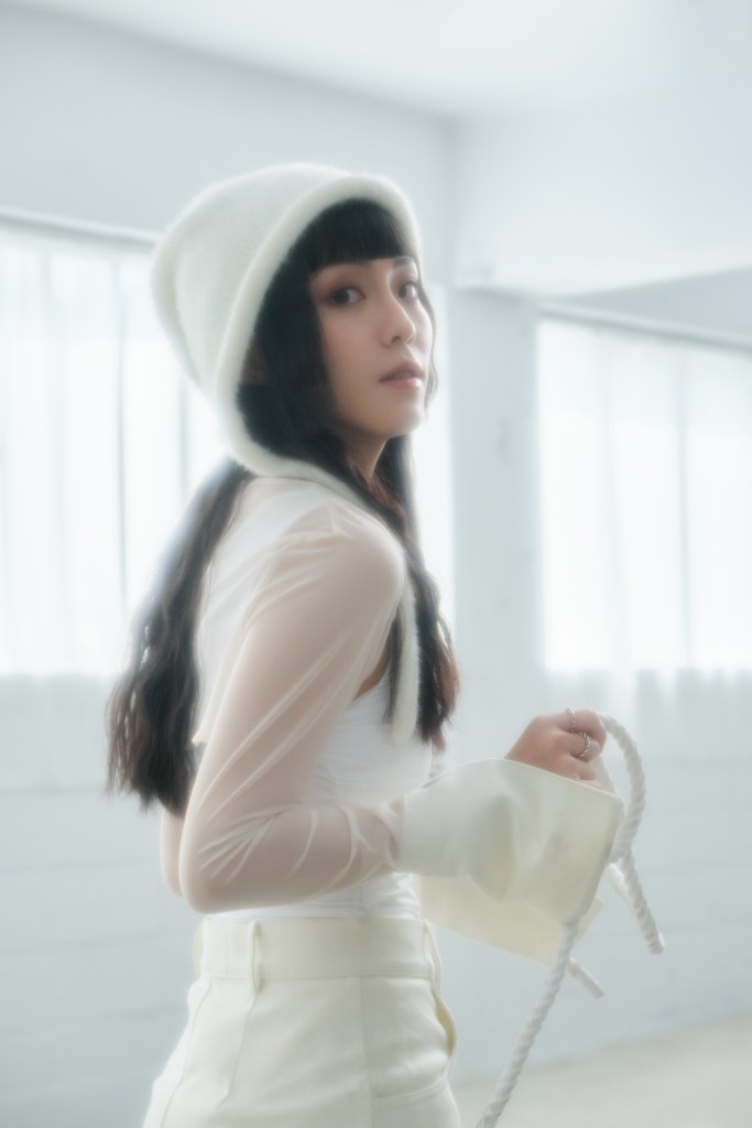 手寫紙條為彈鋼琴的鄰居加油打氣 李嫣笑喊「這是我近期做過最浪漫的事」