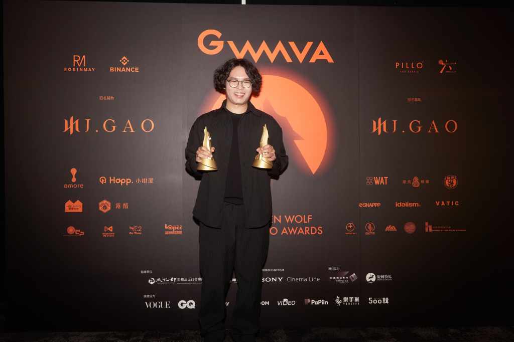 第一屆【金狼獎】最佳製片獎得主: 鄭宇璿 (田馥甄〈乘著無人光影的遠行〉) (SmashRegz〈這樣合法嗎？〉)