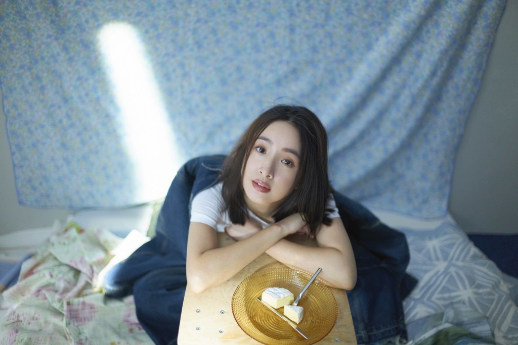 由林依晨所演唱的【惡作劇2吻】片尾曲《你》，近日短影音平台翻紅，掀起翻唱熱潮