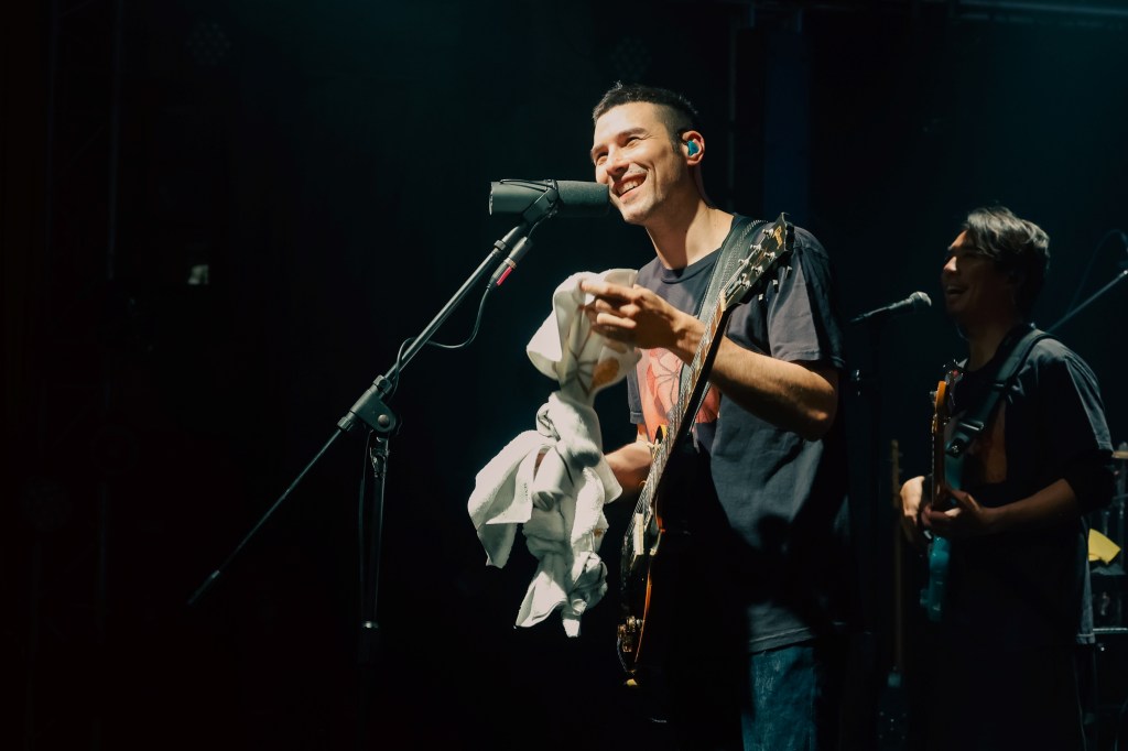 鳳小岳被粉絲拱送原味毛巾