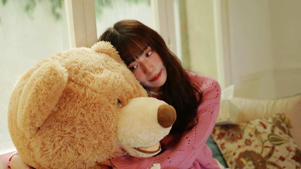 【SV】黃琳媛Ally攜手提姆N!ceT!M合作推出首支單曲〈手拉手〉 透過男女對話視角 講述情侶交往中面對事物不同的觀點