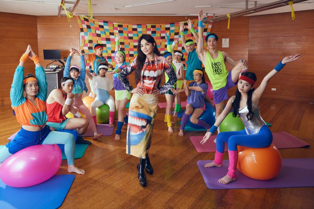 Ella陳嘉樺新專輯《BAD HABITS》全球熱烈預購中