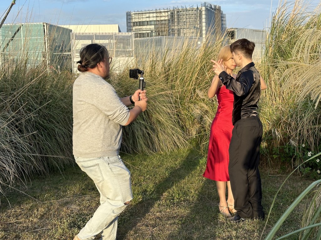 MV全程以iPhone 15 Pro進行拍攝，陳史丹更笑說拍完都會跳探戈了