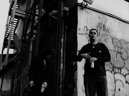 GiantbaBy〈Past〉MV照 (照片提供:GiantbaBy)