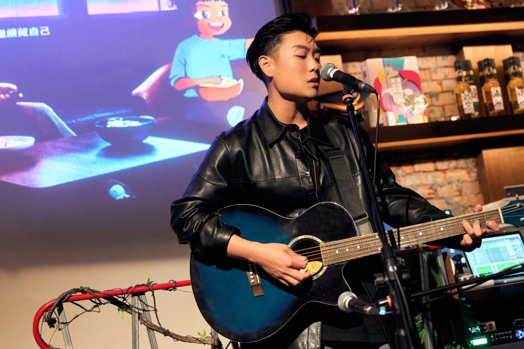 孫王力台北「放感情」系列酒吧快閃演出 (照片提供:環球樂)